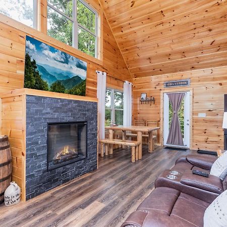 Fully Loaded Cabin In Heart Of Pigeon Forge Exterior foto