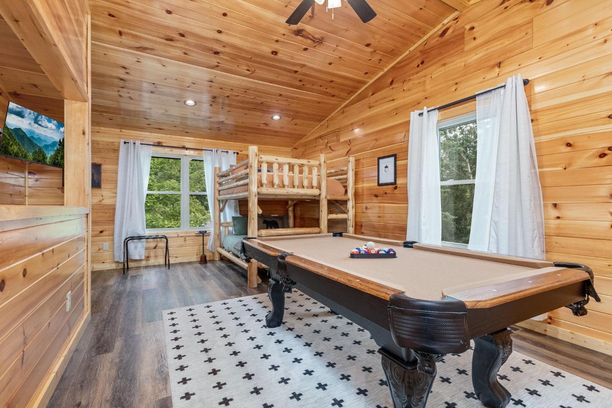 Fully Loaded Cabin In Heart Of Pigeon Forge Exterior foto