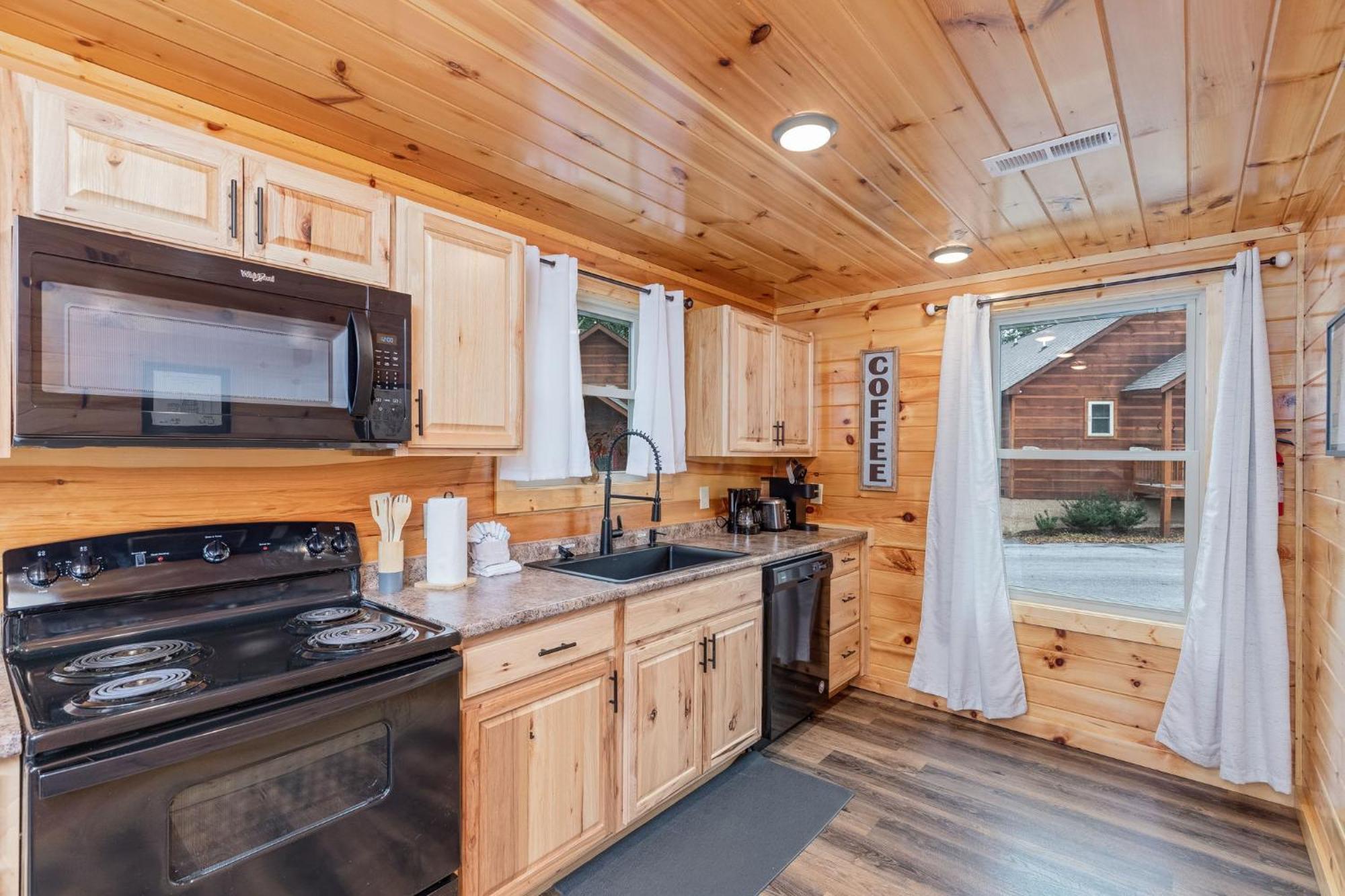 Fully Loaded Cabin In Heart Of Pigeon Forge Exterior foto
