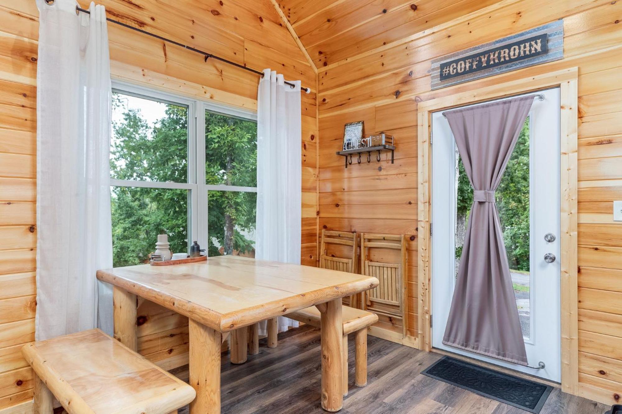 Fully Loaded Cabin In Heart Of Pigeon Forge Exterior foto
